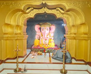 नवसाला पावणारा भक्तांच्या हाकेला धावणारा..